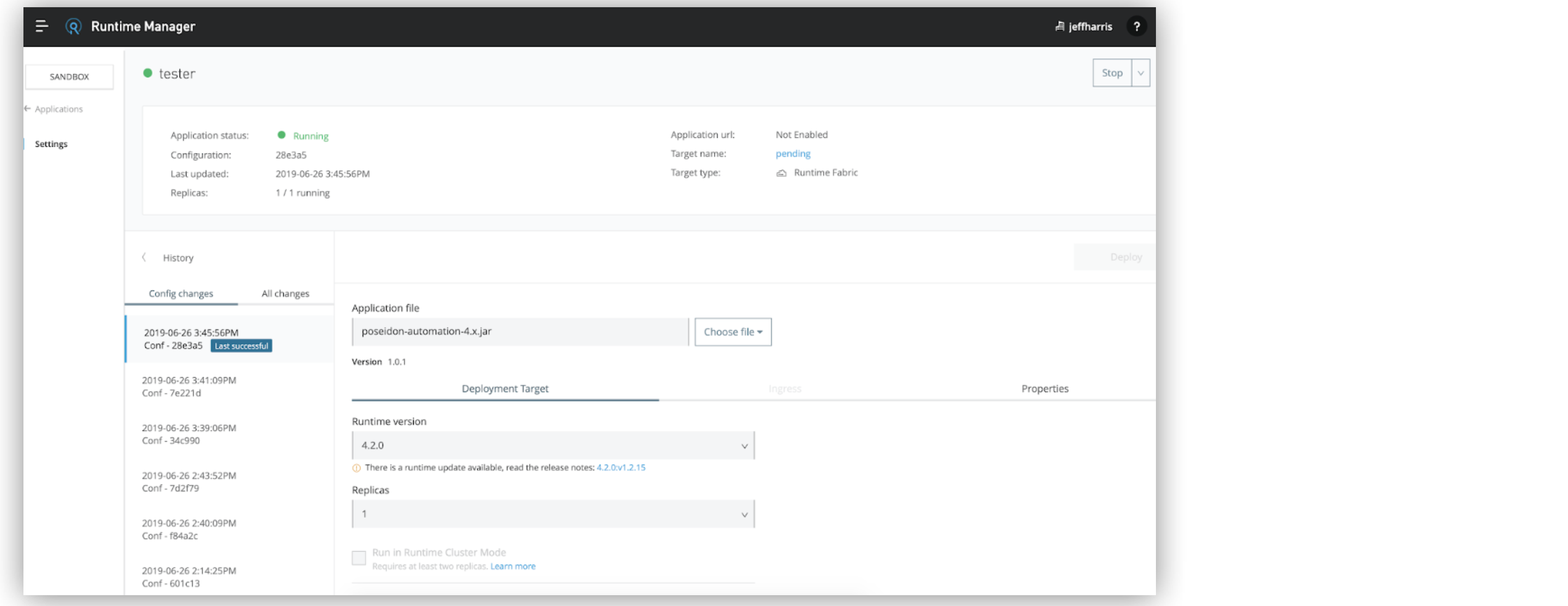 実行中のアプリケーション状況が表示された Runtime Manager UI